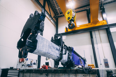 240229 Crane boom mount 2