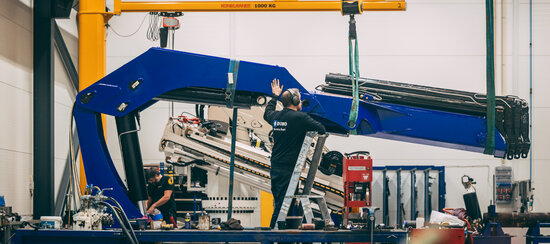 240229 Crane boom mount 3