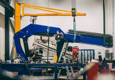 240229 Crane boom mount 3